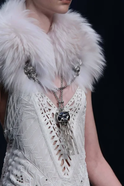 Look 83